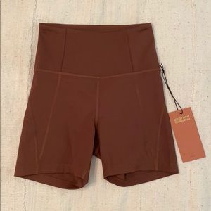 GIRLFRIEND COLLECTIVE HIGH RISE RUN SHORT - XS